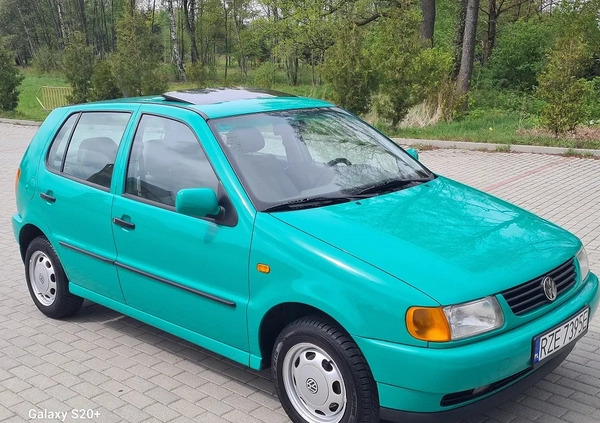 Volkswagen Polo cena 9900 przebieg: 54000, rok produkcji 1998 z Szadek małe 326